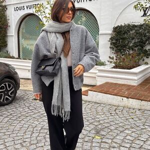 Gray scarf 